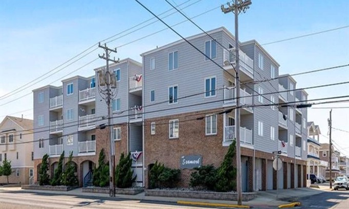 Sea Isle City Condo | 3400 Landis Unit 306