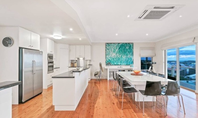 Goolwa Beach House | 35 Hazel St - Pet Friendly, outside only - Luxury