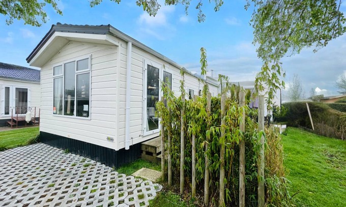 Municipality of Veere Ski Chalet | 35 m² Chalet ∙ 2 bedrooms ∙ 4 guests