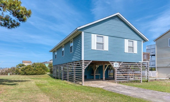 South Nags Head House | 352 - South Nags Head Rental - Spacious Rooms - Short Walk to the Beach!