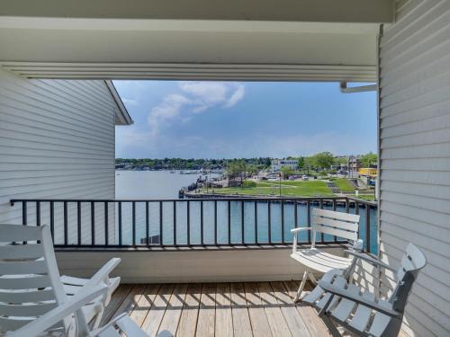 Charlevoix House | 357 Edgewater Inn