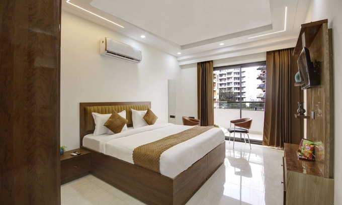 Sector 39 Hotel | 360 Degree Hotel Medicity