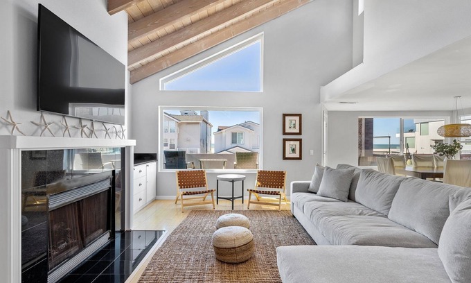 Hollywood Beach House | 3612O Hollywood Beach Inboard home Pet Friendly!