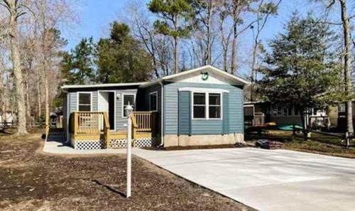 Frankford House | 37259 Alabama Dr