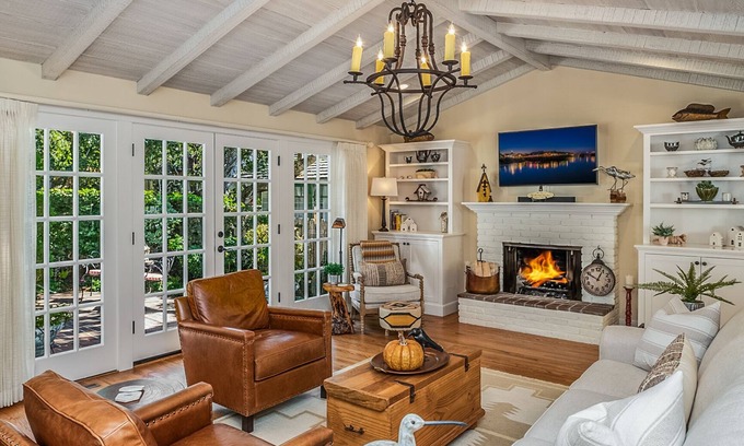 Golden Rectangle House | 3791 Little Sandpiper Cottage ~ Near Town & Beach