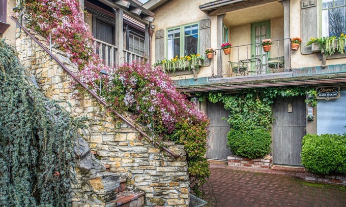 Northwest Carmel Apartment | 3795 The Artist's Way 1 Bedroom Apts by Redawning