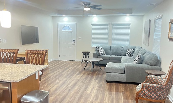 Jeffersonville - Clarksville House | 3807 Hamburg pike,New Home 2025, perfect for a family ,With a Jacuzzi hot tub,