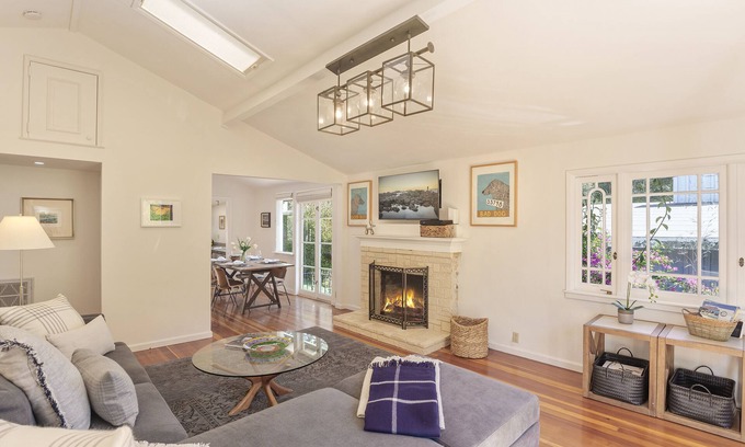 Northeast Carmel House | 3861 Live, Love, Bark - Cozy Cottage with Hot Tub