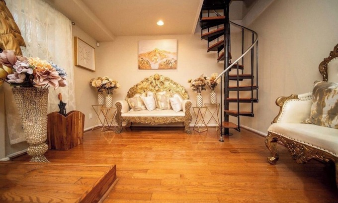Roxborough House | 389A) Luxarious beautiful house!