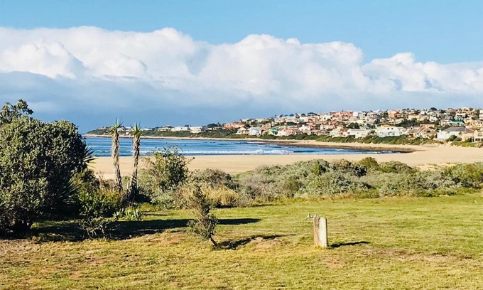 Jeffreys Bay House | 39 Kabeljauws Road Beach House