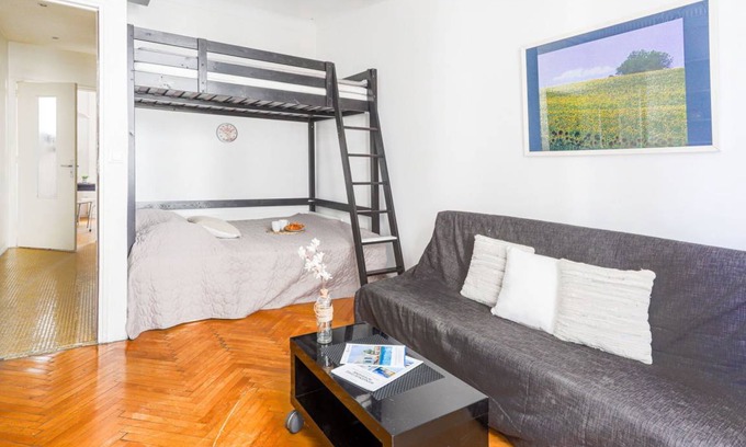 Musicians Quarter Apartment | 39 m² Apartment ∙ 1 bedroom ∙ 4 guests