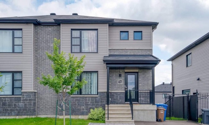 Plateau House | 39 rue d'anvers · Spacious New 3 Bedroom Home in Gatineau