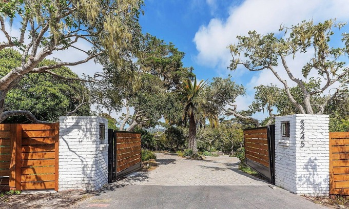 Pebble Beach House | 3900 Palm House On Cabrillo 4 Bedroom Home by Redawning