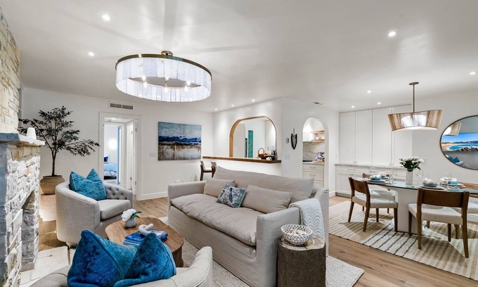 Golden Rectangle Condo | 3972 DolceVita, Beautiful Remodel, Walk Everywhere