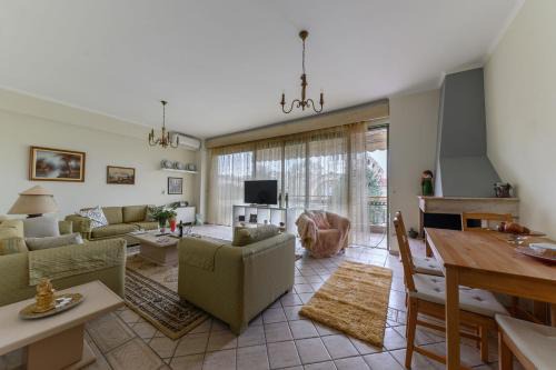 Patras Apartment | 3BD Apartment in the Center - Self check in