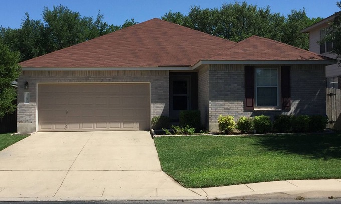San Antonio House | 3BDRM Single Story home