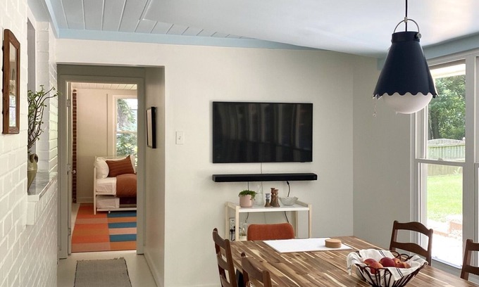 North Decatur House | 3bed 1.5 bath midcentury home near Emory University