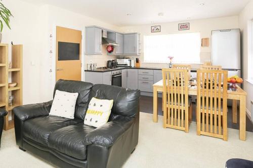 Belfast Apartment | 3Bed/2Bath Duplex Apartment - Pure Bliss Belfast