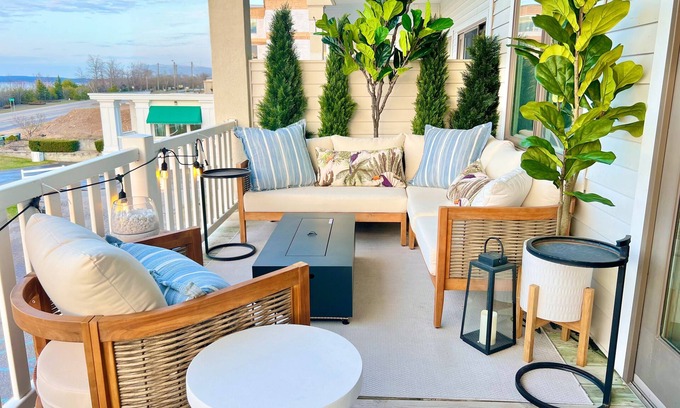 Petoskey Condo | 3bed -2bath Retreat Sleeps up to 9 w/Amenities+LargerTerrace+Bay Views+Office