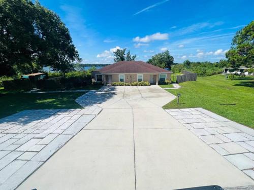 Winter Haven House | 3Bed 2Bath Spacious-LakeHomeAceLoc4milesLEGOLAND