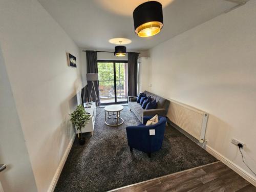 Canning Town Apartment | 3Bed by Canning Town Stn Balcony Central Location