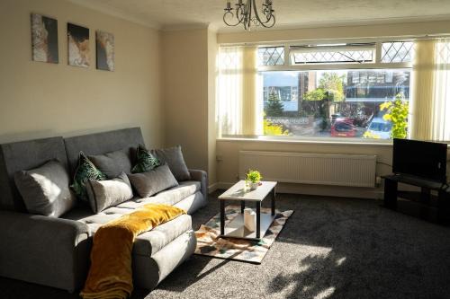 Newark upon Trent Apartment | 3Bed w Parking Contractor Family