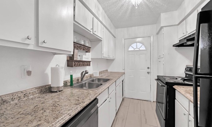 Garden Oaks House | 3bedroom and 1 bath