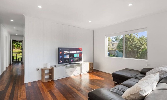 Brisbane House | 3Beds Value & Comfort Stay | Airport, CBD & Cafes