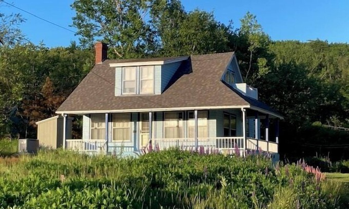 Round Pond Cottage | 3BR, 1 BA Ocean View Long Cove Point Gem!