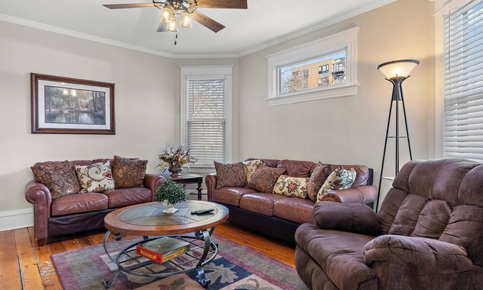 West Seventh House | 3br 2ba hse AC WiFi 3 blks to Xcel Event Center, dining,&bars 6.8 mls to airprt