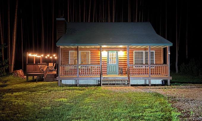 Nekoosa House | 3BR 2BA Log Cabin in Lake Arrowhead-10 min to Sand Valley Golf