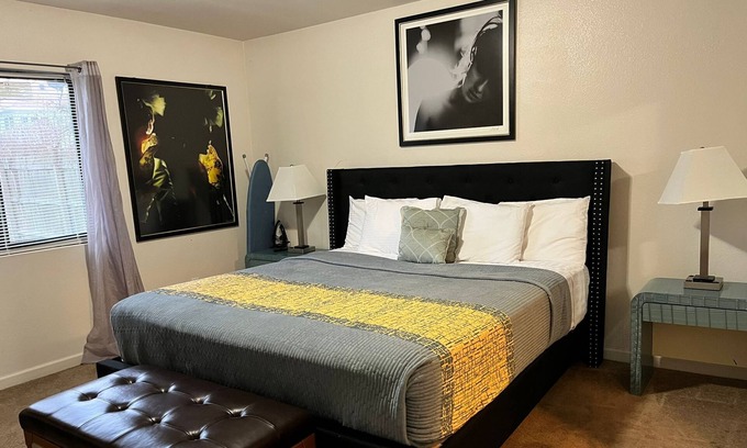 Crosstown House | 3BR 2BA near Zoo, Downtown and Beale Street