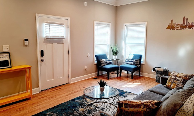 West End House | 3BR/4BA w/Great place for having fun in the middle of the city!
