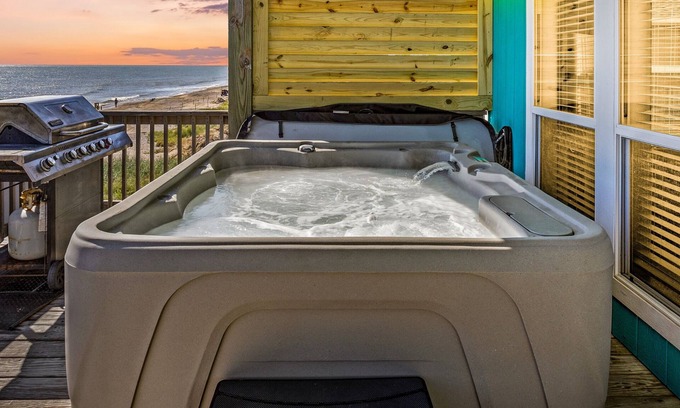 Port Bolivar House | 3BR Beachfront | Hot Tub, Gulf Views & Pet-Friendly