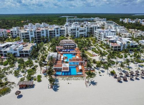 Playa Mujeres Apartment | 3BR Beachfront Luxury Apt w/First Class Amenities