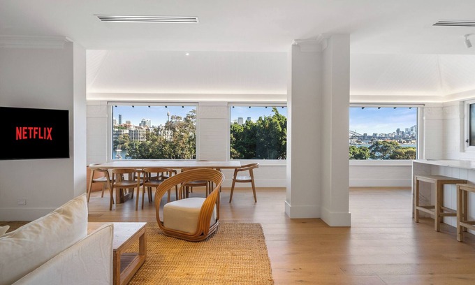 Darling Point Apartment | 3BR Entire Lvl Penthouse with Views Darling Point