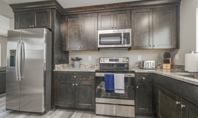 Portsmouth House | 3BR Gem Near Rivers Casino – Comfort & Convenience
