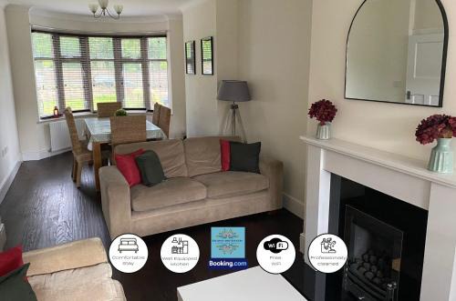 Birmingham Apartment | 3BR House By Escape & Estates Short Lets & Serviced Accommodation Birmingham With Private Garden & Free WiFi