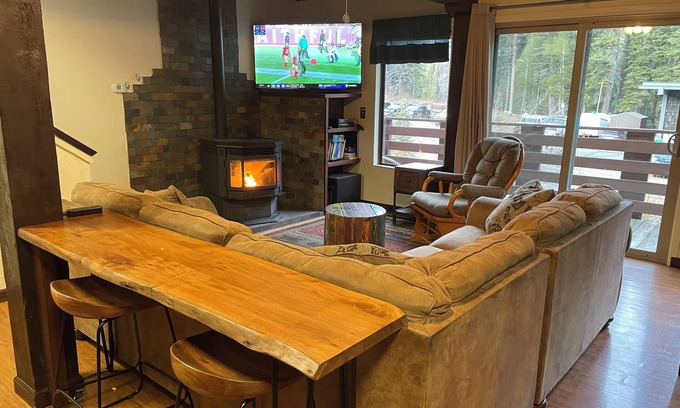 Olympic Valley Condo | 3BR Palisades Tahoe with POOL, Beaches, Hiking, Biking, Fishing & Rafting Nearby