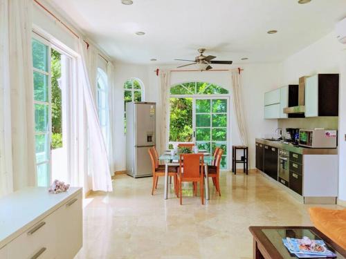 Playacar Fase I Apartment | 3br PHouse Rooftop terrace with plunge pool and ocean view walk to beach 5th ave and Cozumel Ferry