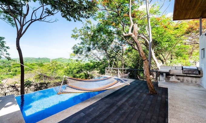 Villarreal House | 3BR Private House Tamarindo Airport (sunrise view)