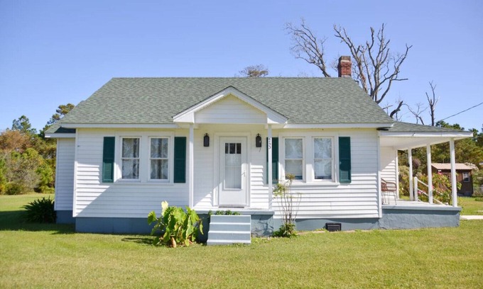 Davis House | 3BR Quiet Cottage|Private Dock|Fishing