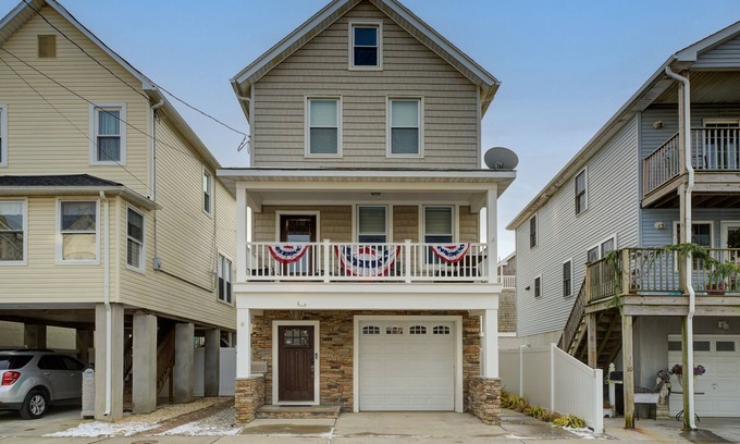 Sea Bright House | 3BR Sea Bright Family Shore House - Beach Block