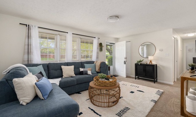 Reynoldsburg House | 3BR SFH made for easy comfy stays