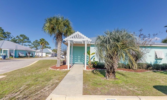 Orange Beach Villa | 3BR Villa - Close to Beach - - Pet Friendly - The Wharf - Sports