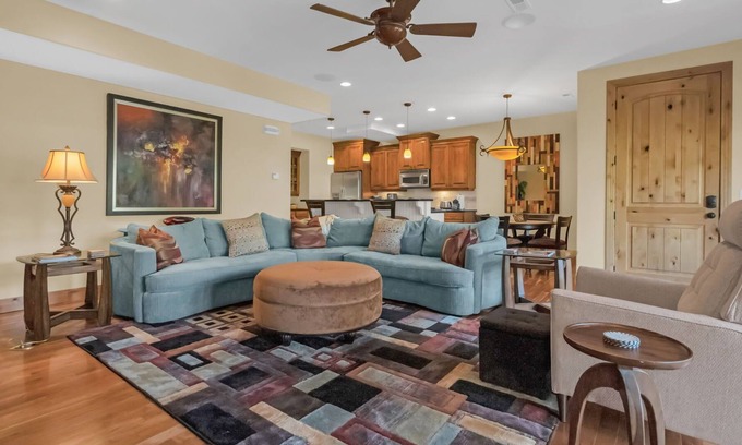 Canyon Links House | 3BR with Hot Tub 10 Min to Canyon Village