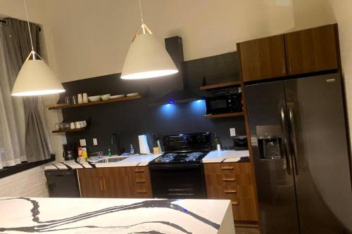 North Oakland Apartment | 3E-*New* 3 min to Hillman Cancer Center, Sleeps 6