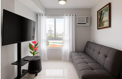 Downtown Cebu Apartment | 3GM, a cozy end corner 1 bedroom unit with a balcony