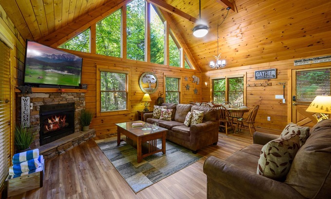 Black Bear Falls Cabin | 3King Suite, Location! 2 Miles from Gatlinburg, Hot Tub, Community Pool Access