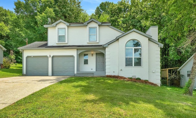 Antioch House | 3minAirport ♥ 10minDowntown ♥ FreeParking 3BD2.5BA